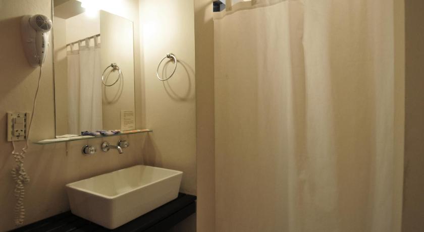 Image of Triple Room 6