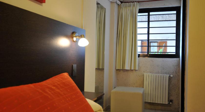 Image of Triple Room 7