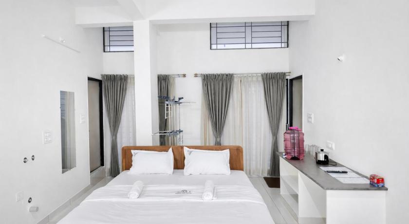 Savi Service Apartments - image 27