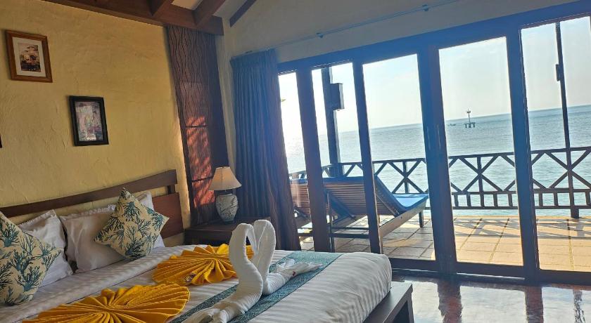 Image of Deluxe Sea View Double 0
