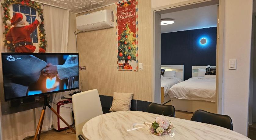 首尔 BinsHeim HBC - Aesthetic Stay with Namsan's Best Night view spot Rooftop 4星级 住宿 泳池