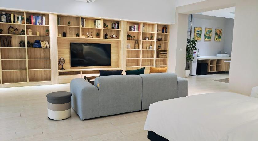 Image of Family Room With Shower 13