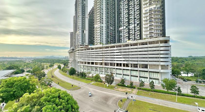 Afiniti Residences Medini by Stayrene