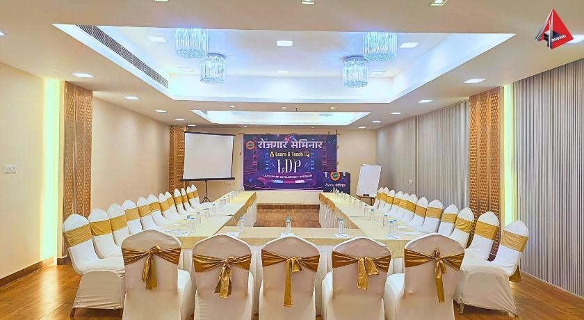 Ayansh Klyde Inn Lucknow - image 12