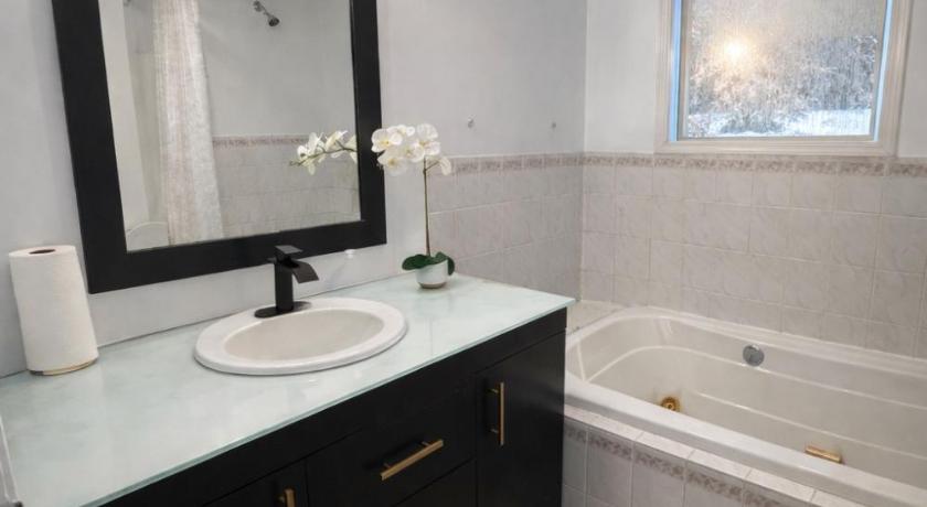 Image of King Room with Spa Bath 2