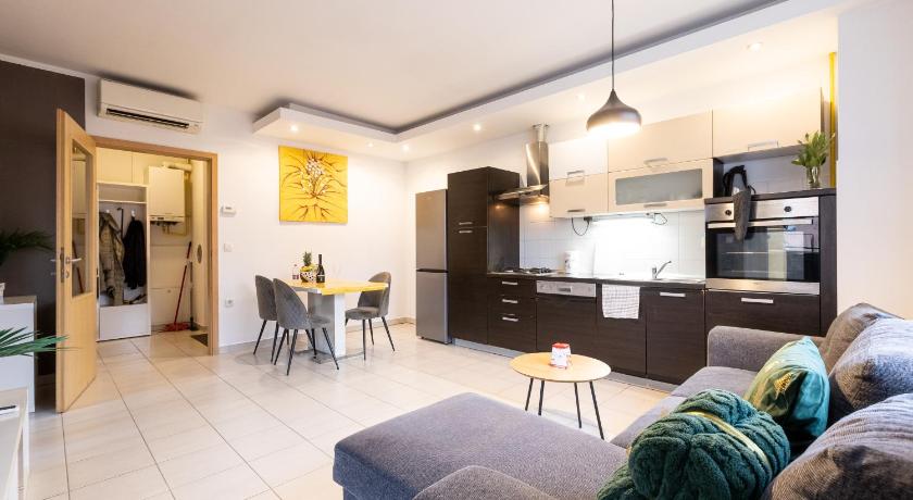Apartment Supernova