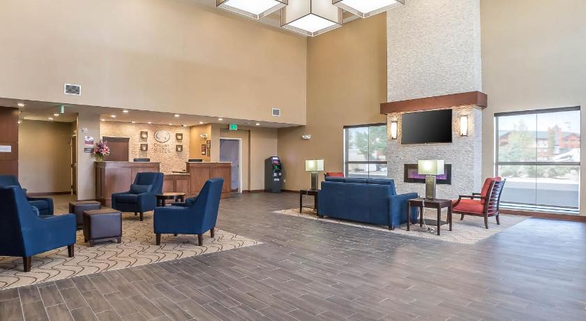 Comfort Suites photo
