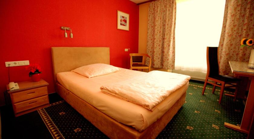Airport Hotel Walldorf photo