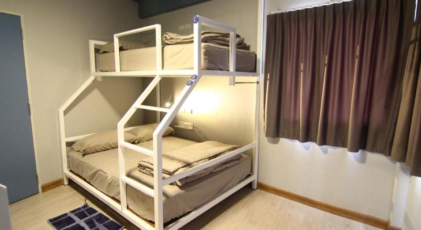 Image of Double or Twin Room with Shared Bathroom 4