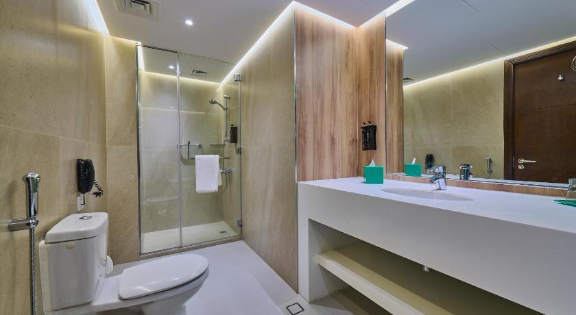 Image of 1-Bedroom King Suite, Balcony, City View 5