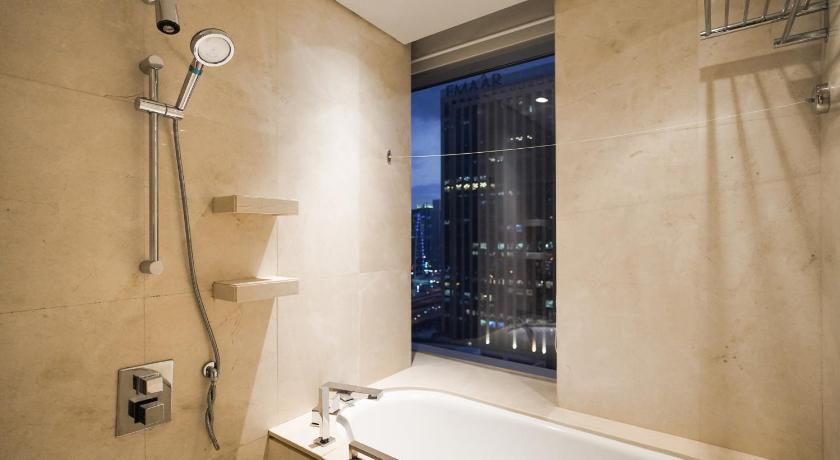 Image of One-Bedroom Apartment with Balcony and Water View 11