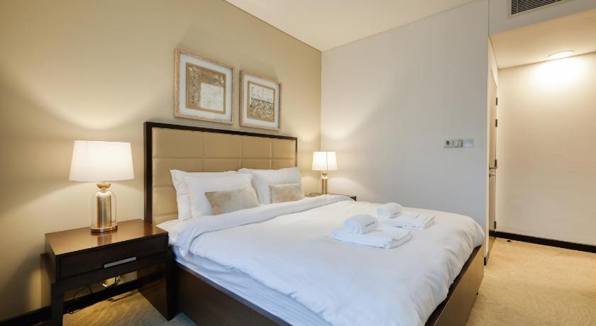Image of One-Bedroom Apartment with Balcony and Water View 12