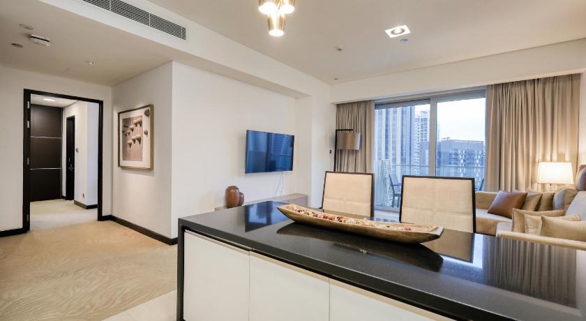 Image of One-Bedroom Apartment with Balcony and Water View 5