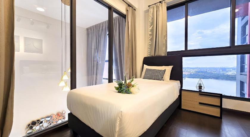 Johor Bahru Loft Suite Seaview JB CIQ 7Pax 4-Star Guesthouse view