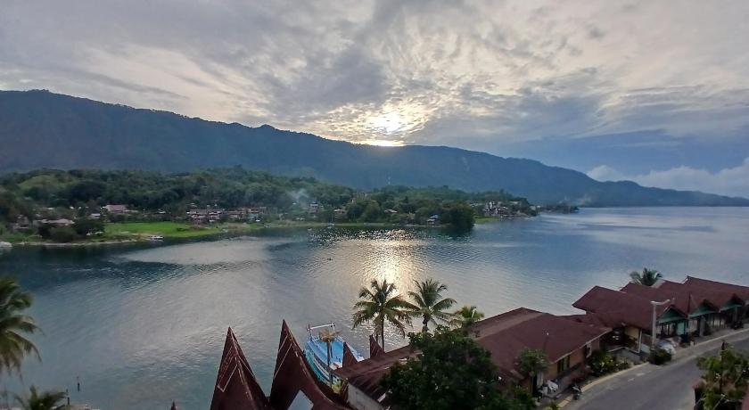 TAMA VIEW – Tuktuk Siadong, ID