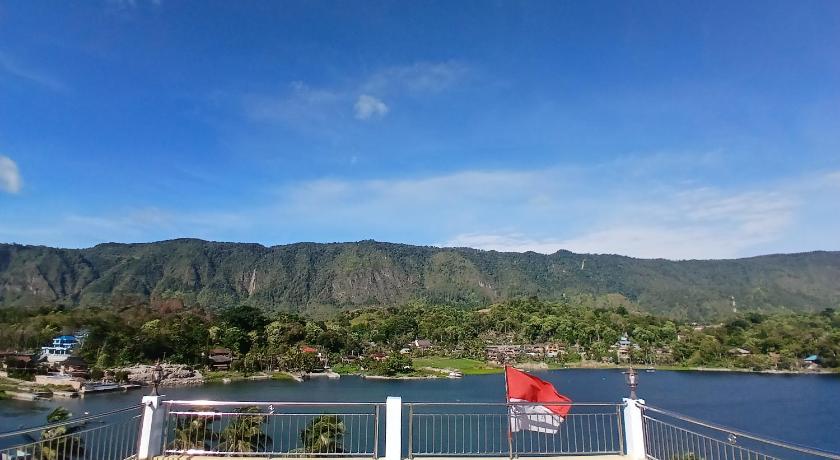 TAMA VIEW – Tuktuk Siadong, ID