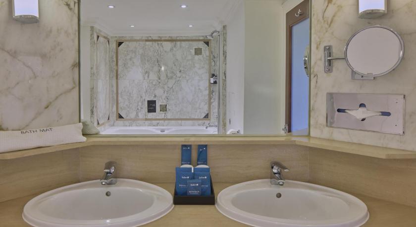 Image of One Bedroom Suite 14