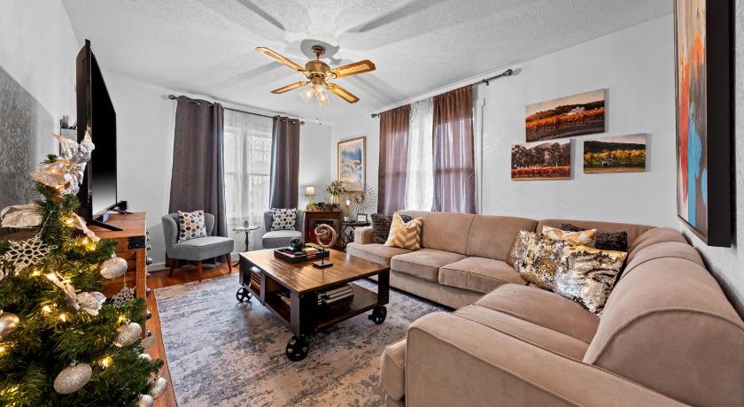 弗雷德里克斯堡 Primrose Cottage - Fire Pit & Close to Downtown 4星级 住宿 套房