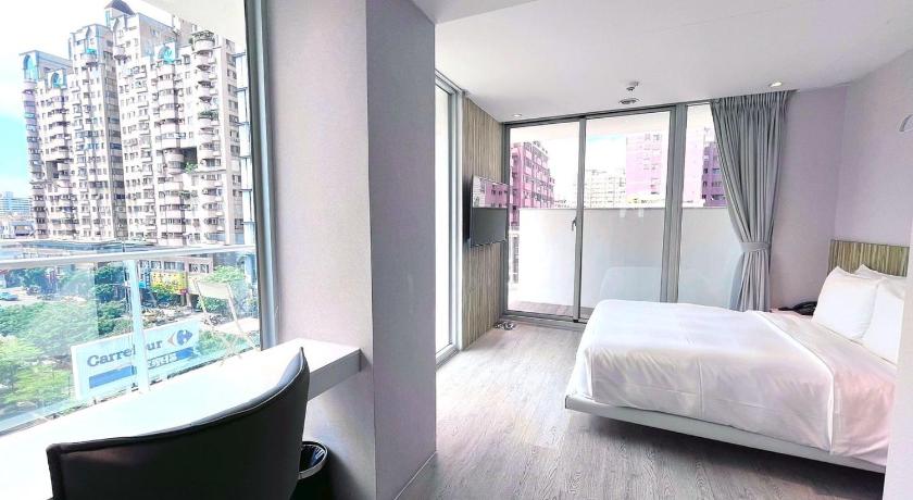Image of Superior Double Room with Balcony 7