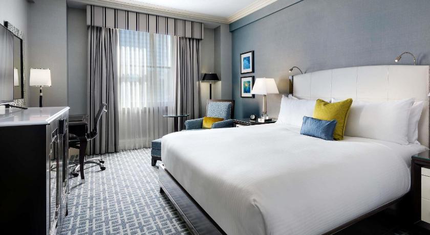 รูปของห้องลักซัวรี เตียงคิงไซส์ (Luxury King Bed) 0