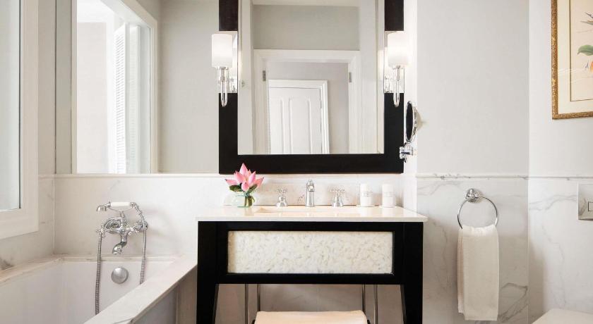 Image of State Room Twin Beds 2