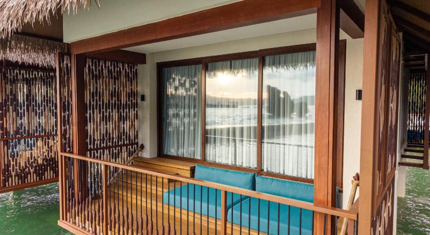 Image of 1 King Bed, Water Villa 12