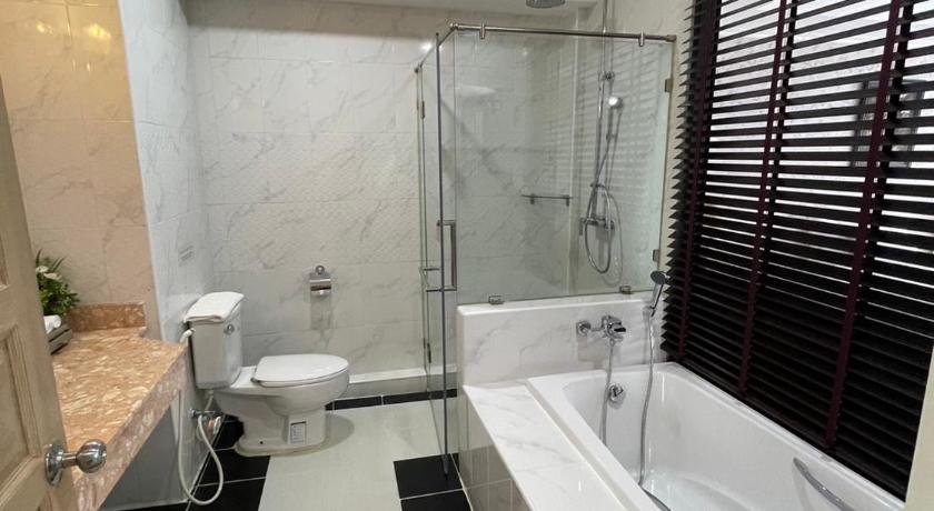 Image of Deluxe Room Double Bed 13