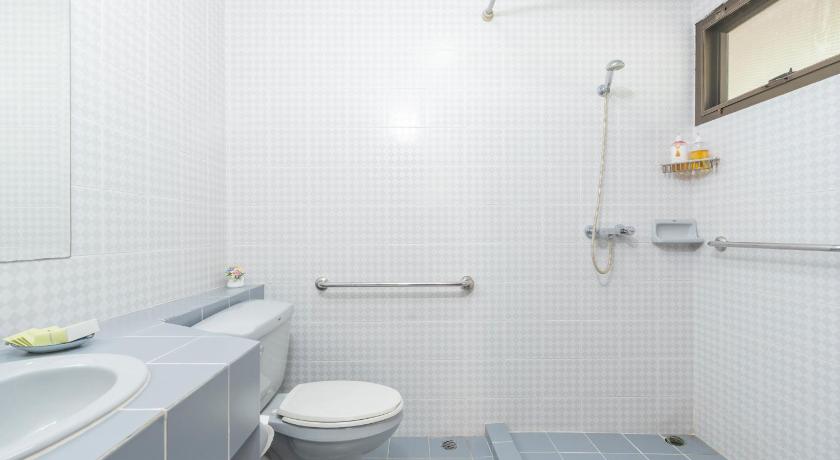 Image of Three-Bedroom Residence 8