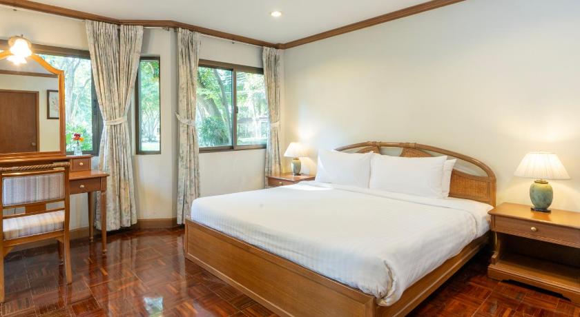 Image of Three-Bedroom Residence 6