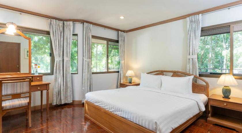 Image of Three-Bedroom Residence 0