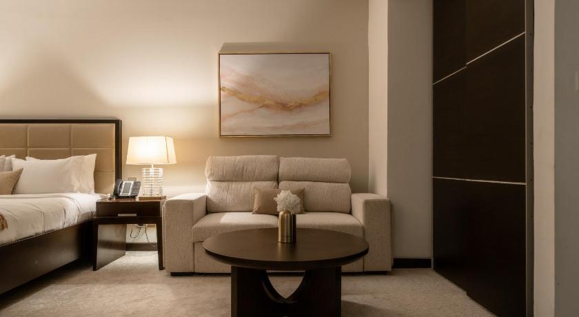 Image of Deluxe King Studio 16