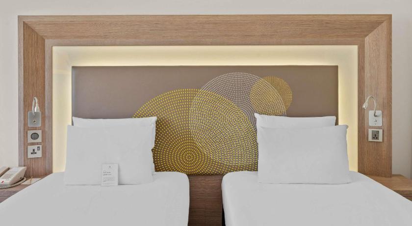 Image of Executive Room with Double Bed and Sofa 12
