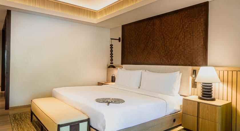 Image of 1 King Bed, Forest Deluxe Room 7