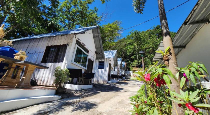 Koh Chang Tuk Tuk Guesthouse. 2-Star Hotel view
