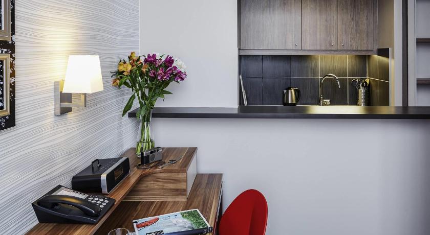Image of Apartment with Three Single Beds 2