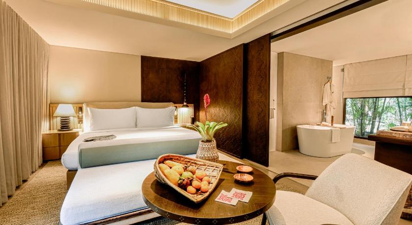 Image of 1 King Bed, Forest Suite 3