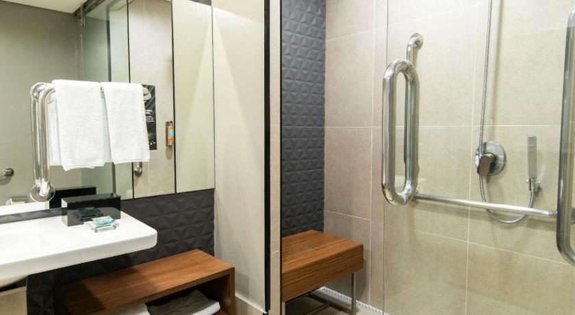 Image of Executive Queen Room - Disability Access 7