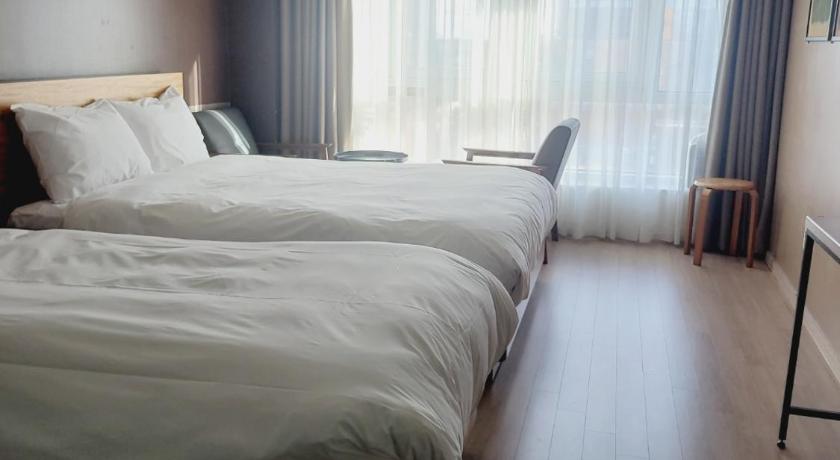 Image of Deluxe Twin Room 0