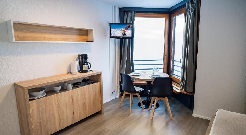 Image of Studio (2 Adults) 6