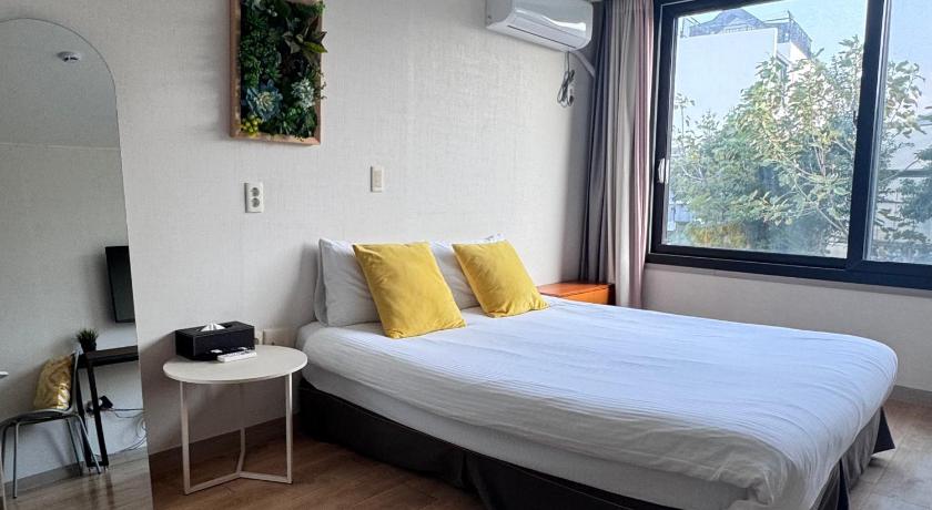Jeju Living in Jeju Island 4-Star Accommodation room