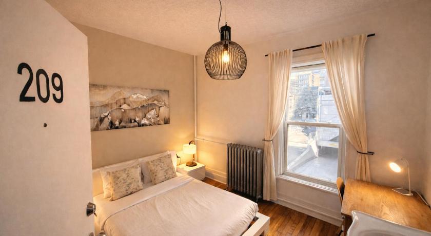 Image of Double Room with Shared Bathroom 3