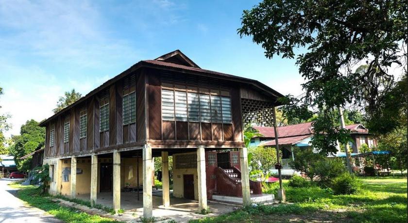 Lanai Casuarina At Cempaka Sari Prices Photos Reviews