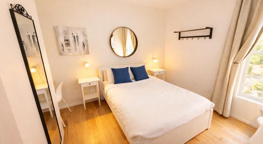 Image of Double Room with Shared Bathroom 4