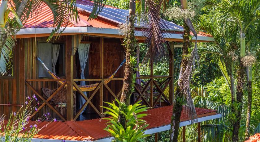 Image of Two-Bedroom Bungalow with Sea View 8