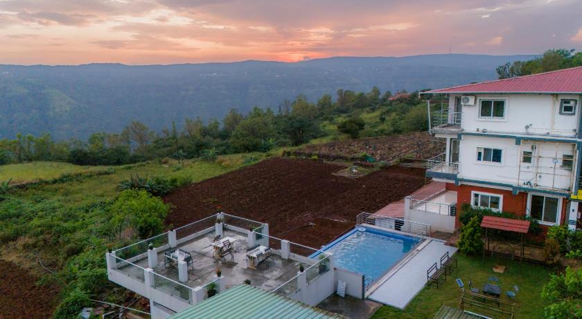 Strawberry King Resort - image 31