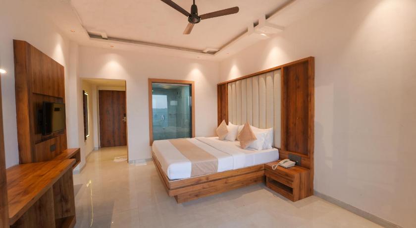Strawberry King Resort - image 36
