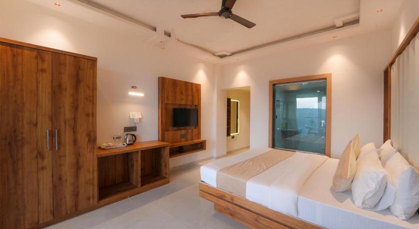 Strawberry King Resort - image 18