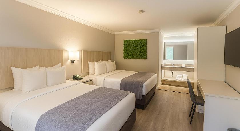 Image of Double Room with Pool View 1