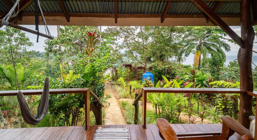 Image of Sextuple Wooden Cabin with Partial Sea View 11