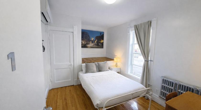 Image of Double Room with Private Bathroom 6